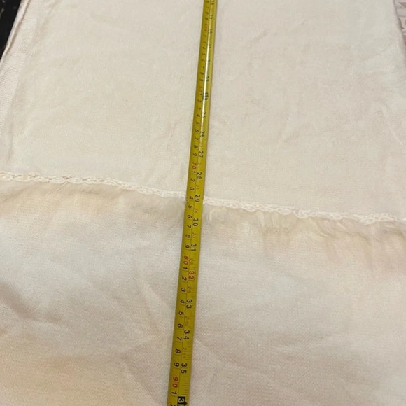 White scarf wrap fur trimmed size 17x76" - Picture 5 of 5